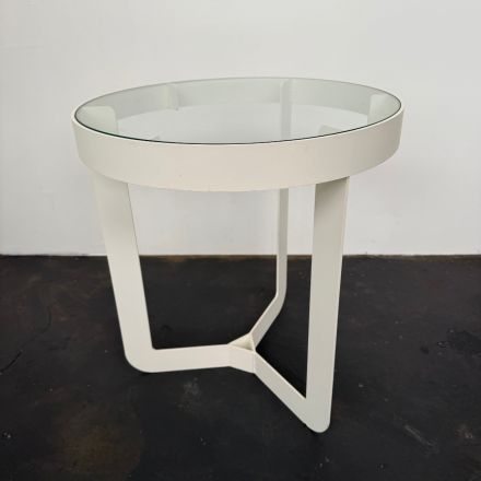 Bijzettafel of salontafel wit met glas