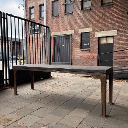 Unieke in/outdoor tafel
