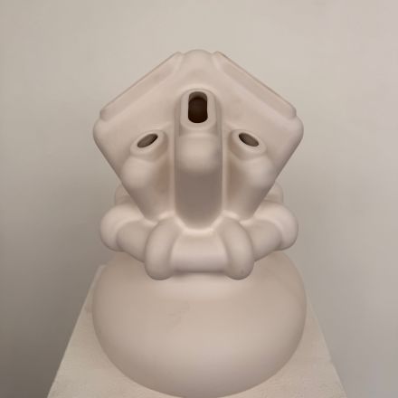 Grote witte vaas van Roderick Vos