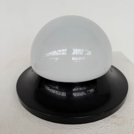 Plafond/wandlamp rond zwart glans jaren 60/70