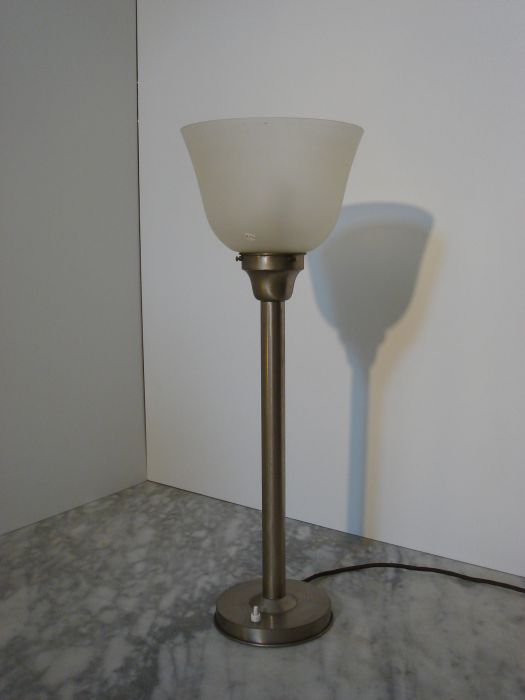 Tafellamp in Bauhaus /Gispen stijl